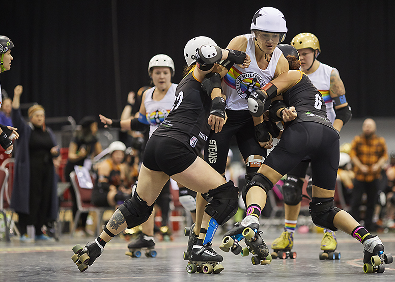 Kallio take on Tiger Bay Roller Derby